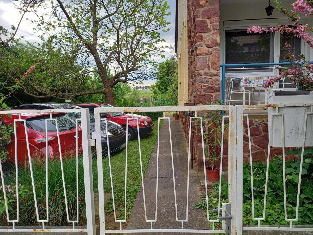Clara Apartman Keszthely Bagian luar foto
